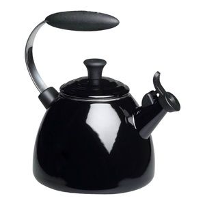 Le Creuset Enamel-on-Steel Halo 1-1/2-Quart Teakettle, Black New